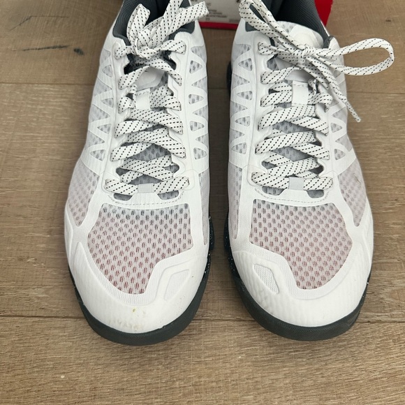 Reebok White Mesh Athletic Shoes with Black Sole speed TR - Picture 3 of 10